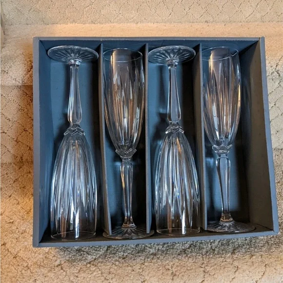 Cristal d'Arques J.G. Durand Champagne Flutes ~ Set of 4 ~ NIB - Picture 1 of 8